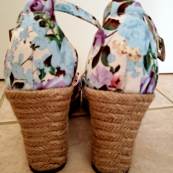 Christian Siriano Floral Wedges - Picture 2 of 8